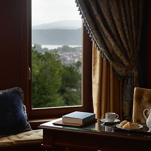 Τρίκλινο δωμάτιο